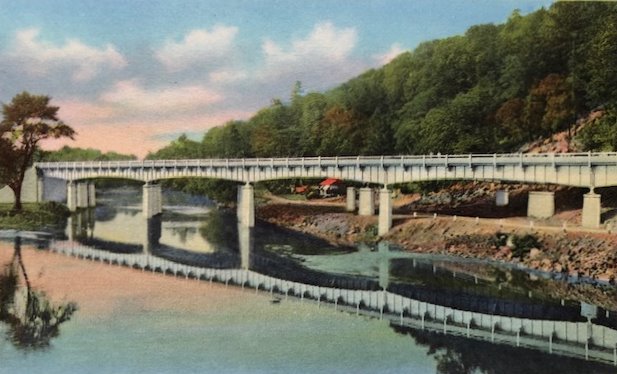 Postcard bridge on Pennsylvania Turnpike 20_0810 - Copy